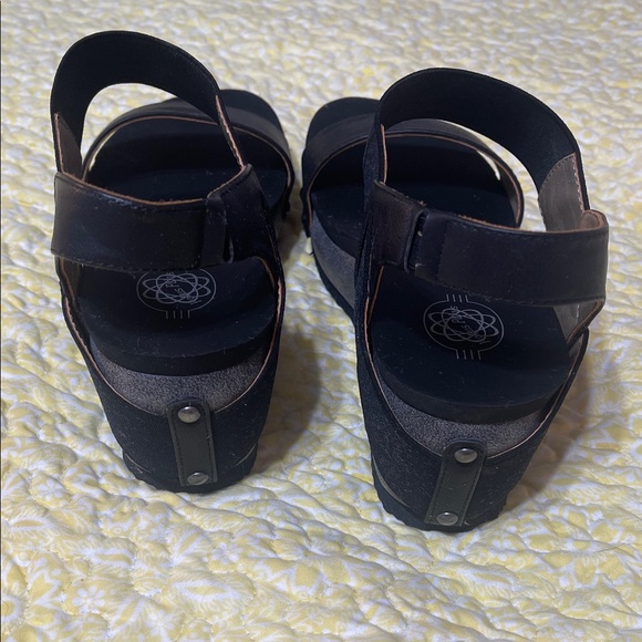 Elegant Black Women's Sandals - Picture 4 of 7